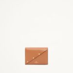 Rockstud Wispy – Almond beige